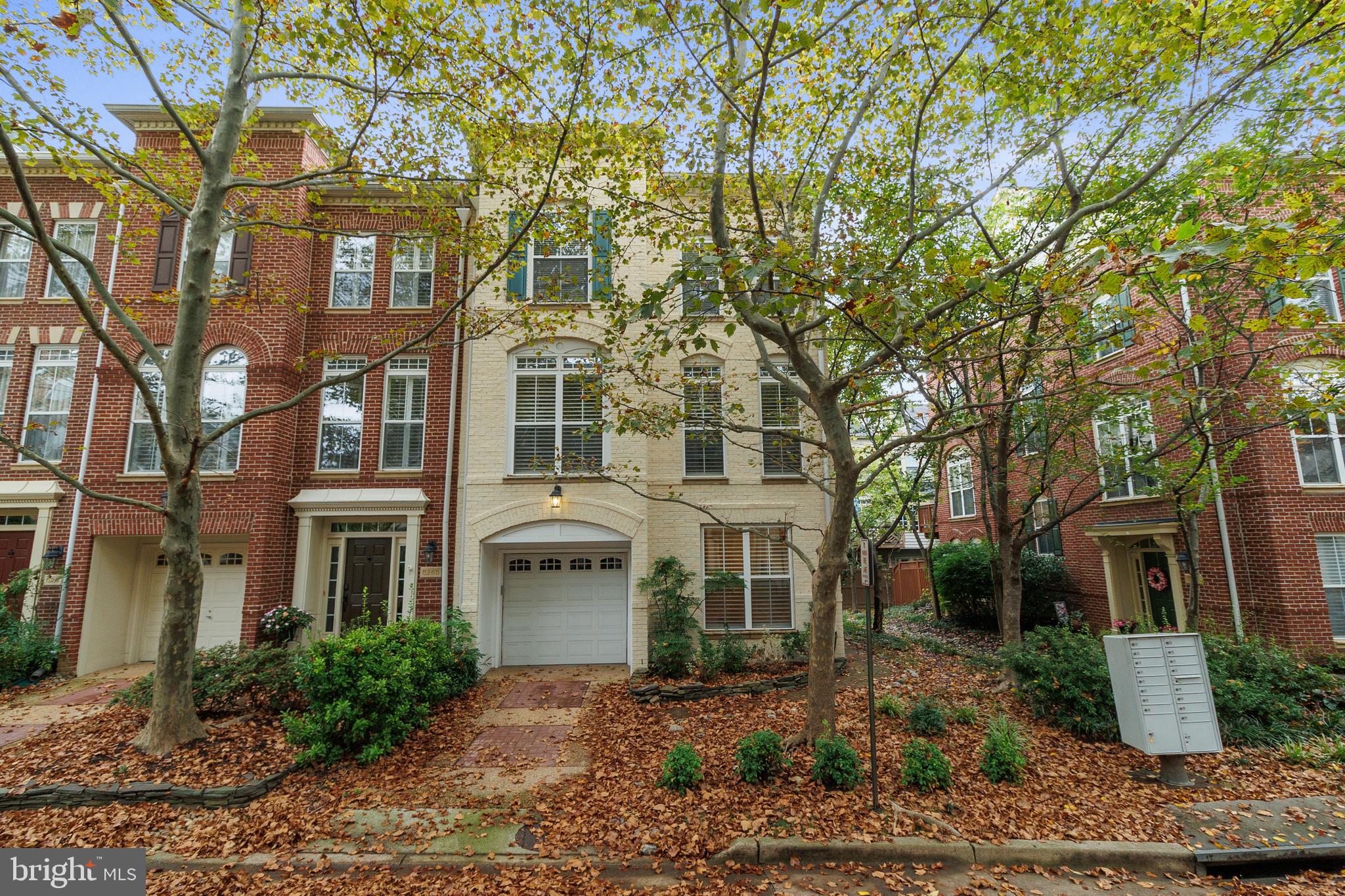 CAMERON STATION - Residential