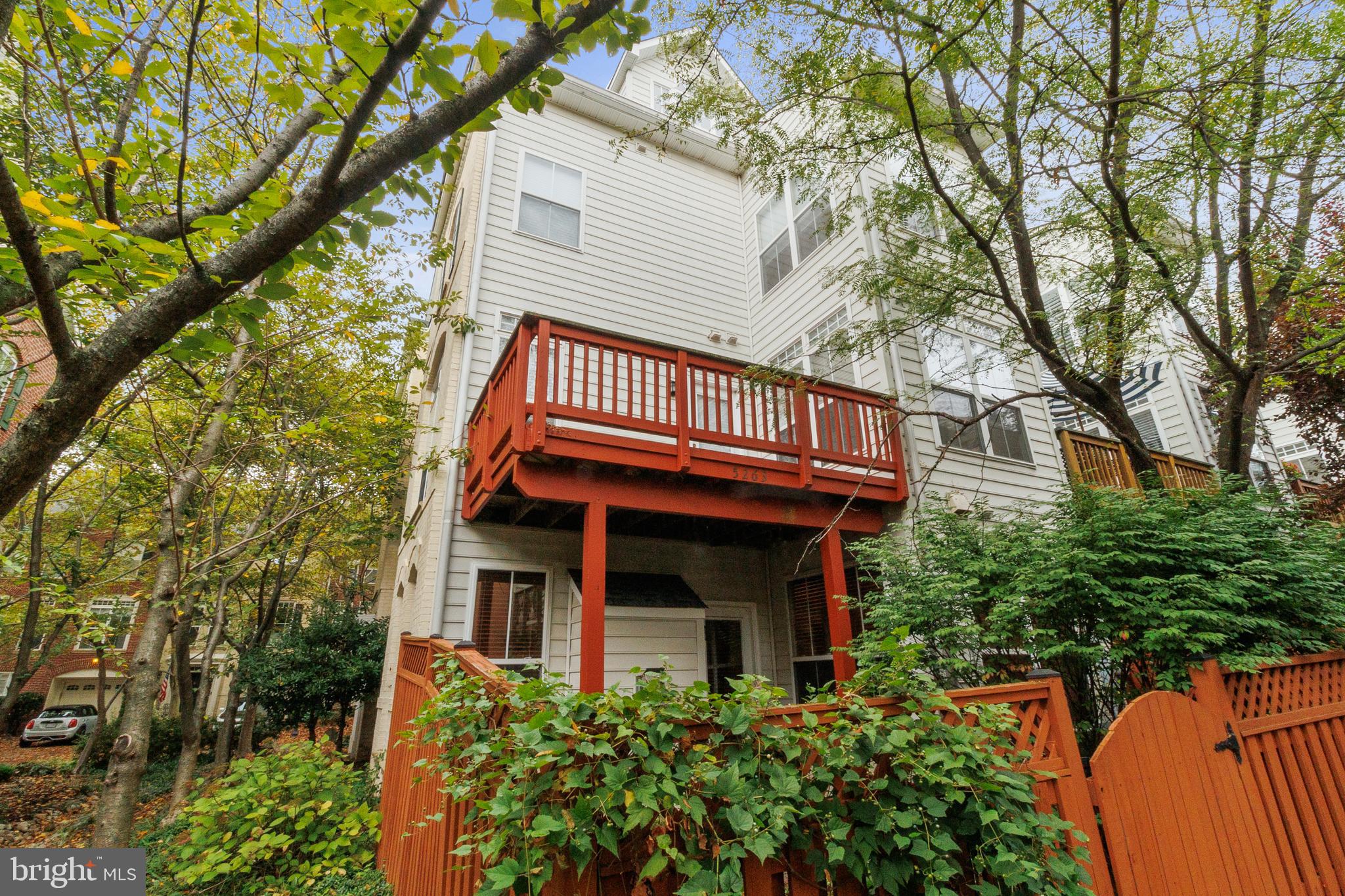 CAMERON STATION - Residential