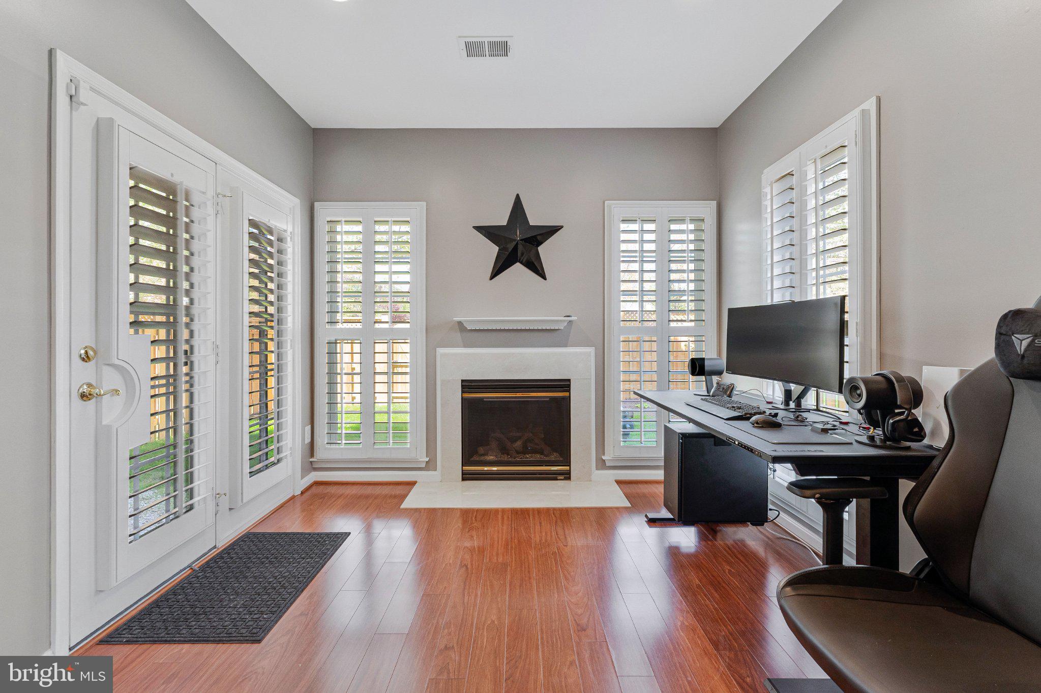 BROADLANDS SOUTH - Residential