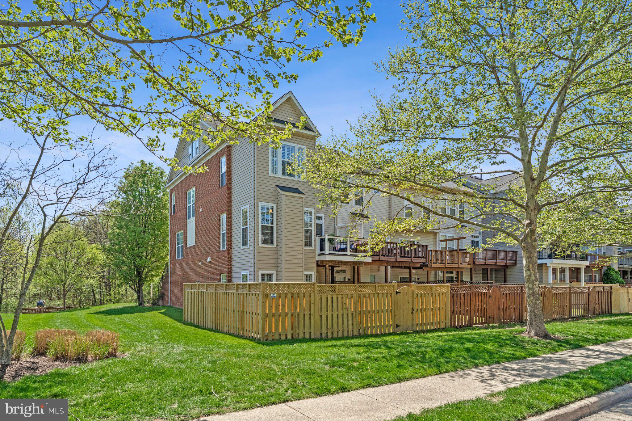 BROADLANDS SOUTH - Residential