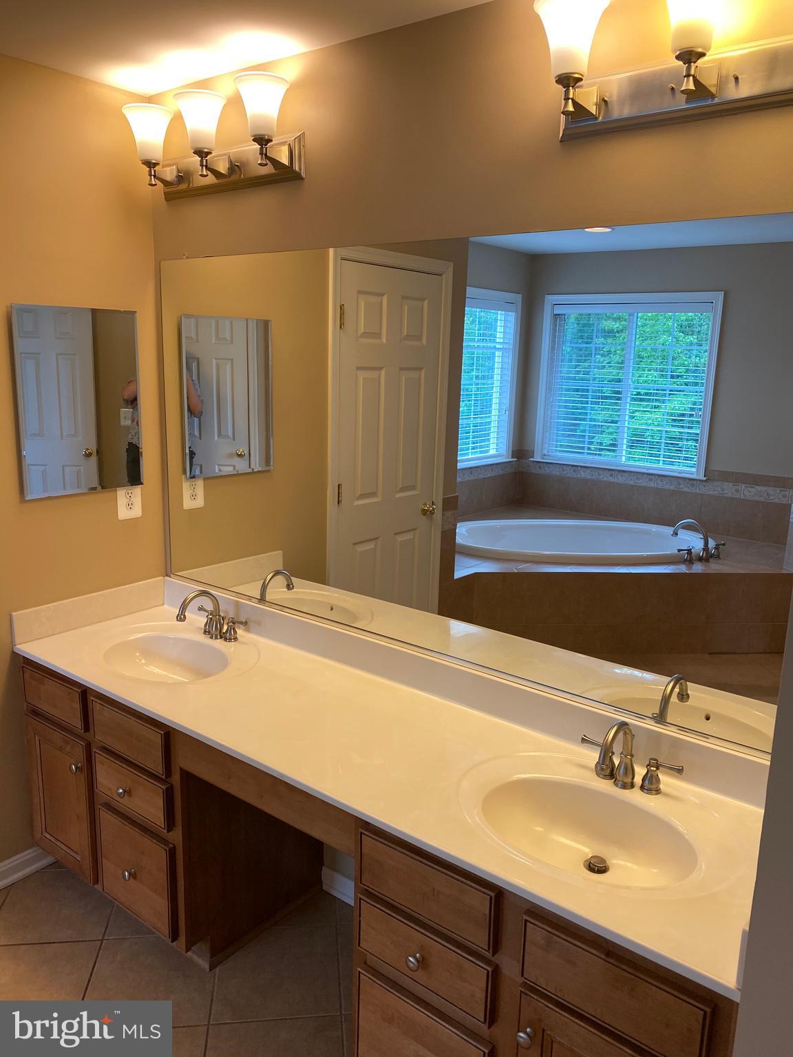 LEELAND STATION - Residential Lease