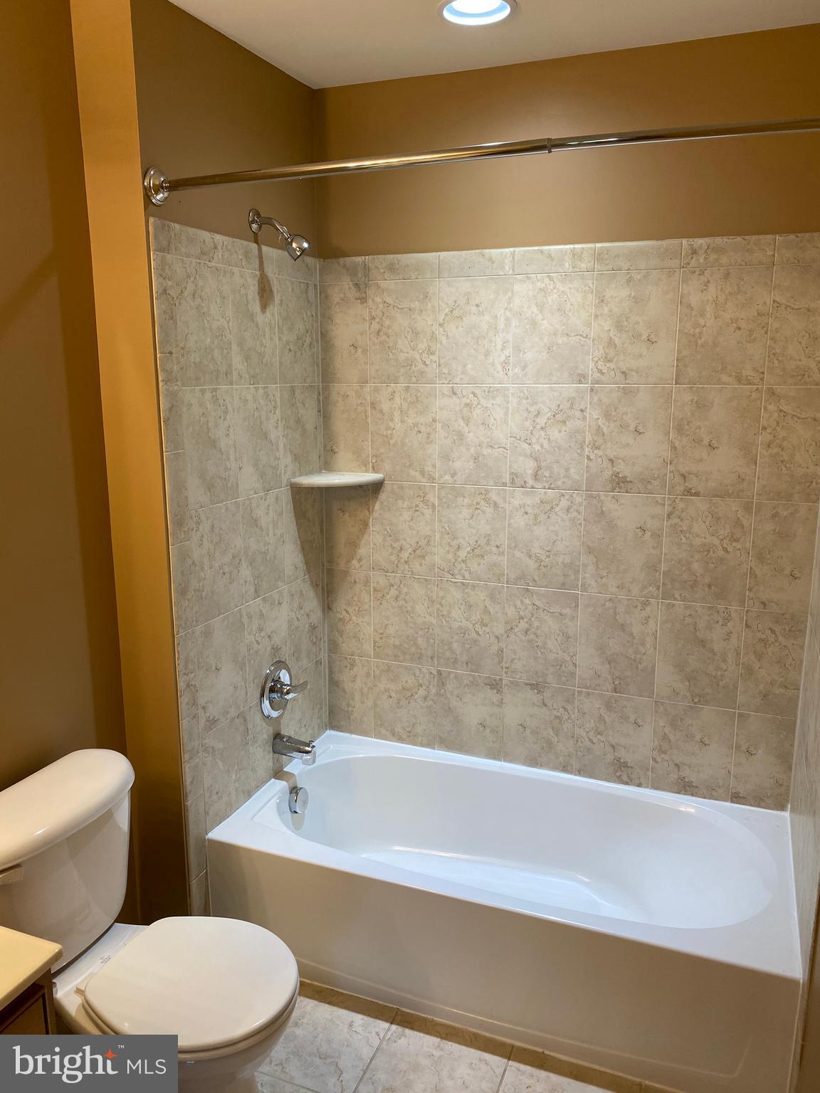 LEELAND STATION - Residential Lease