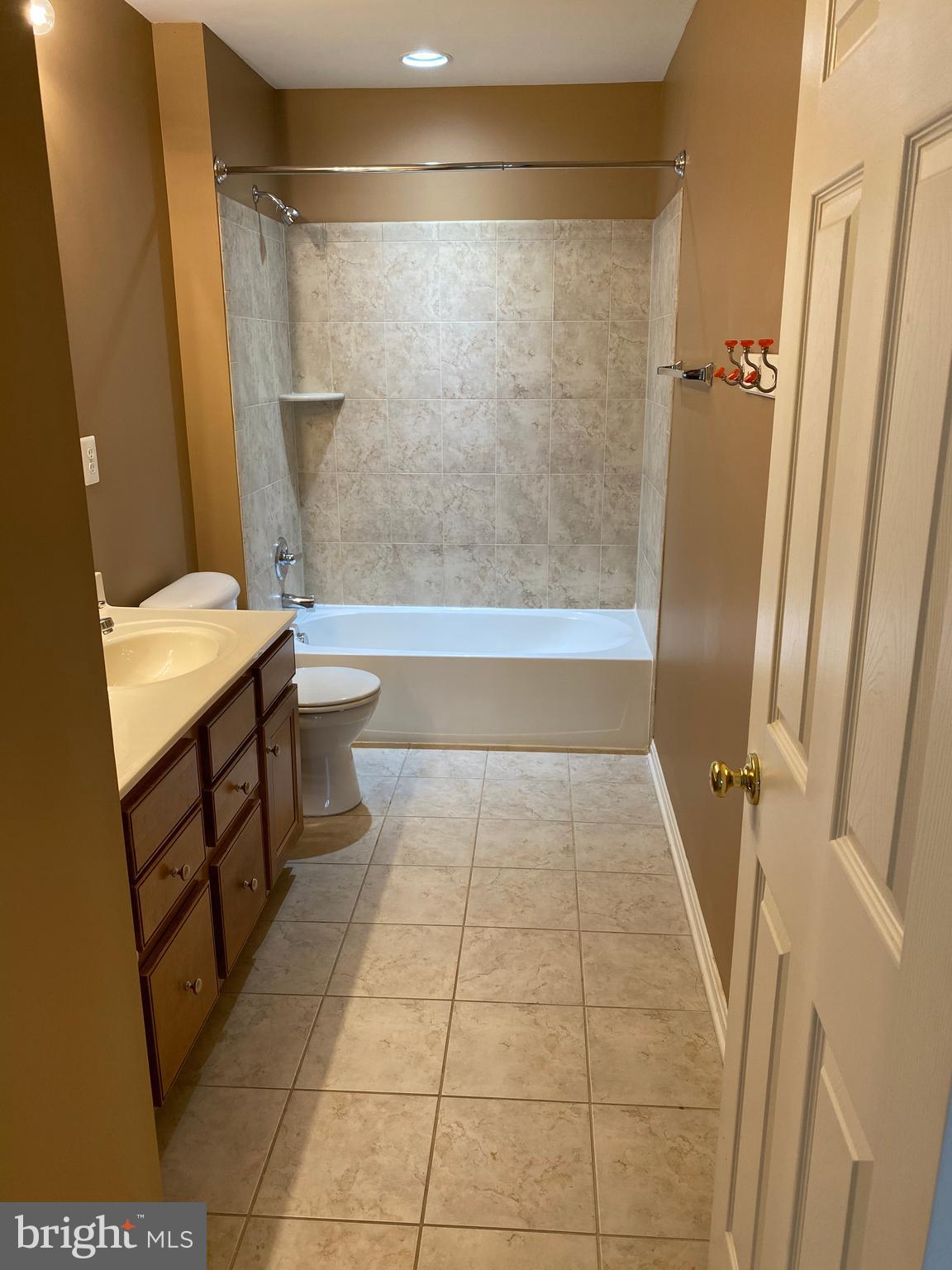 LEELAND STATION - Residential Lease