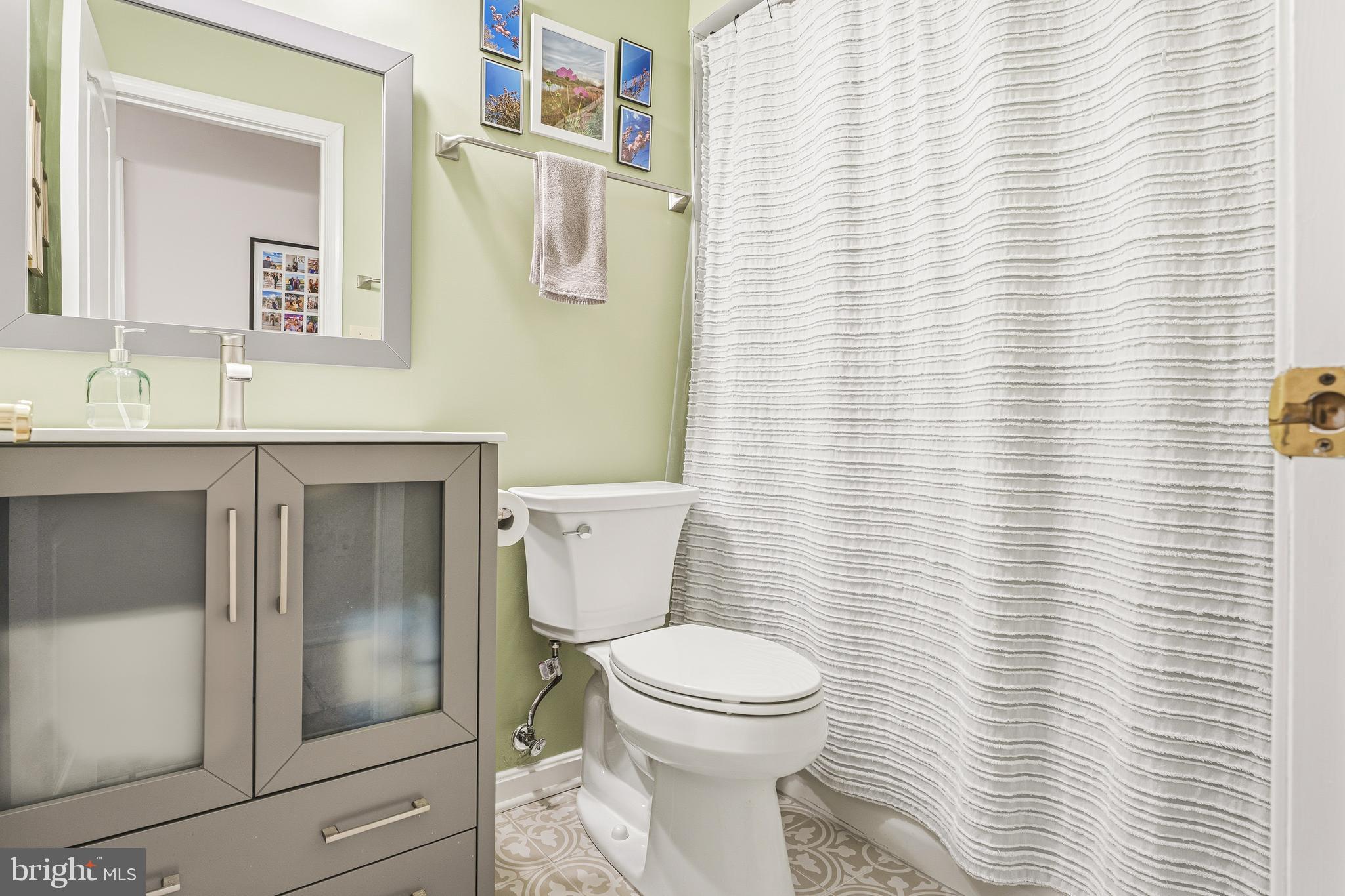 VILLAGE OF MONTGOMERY RUN - Residential