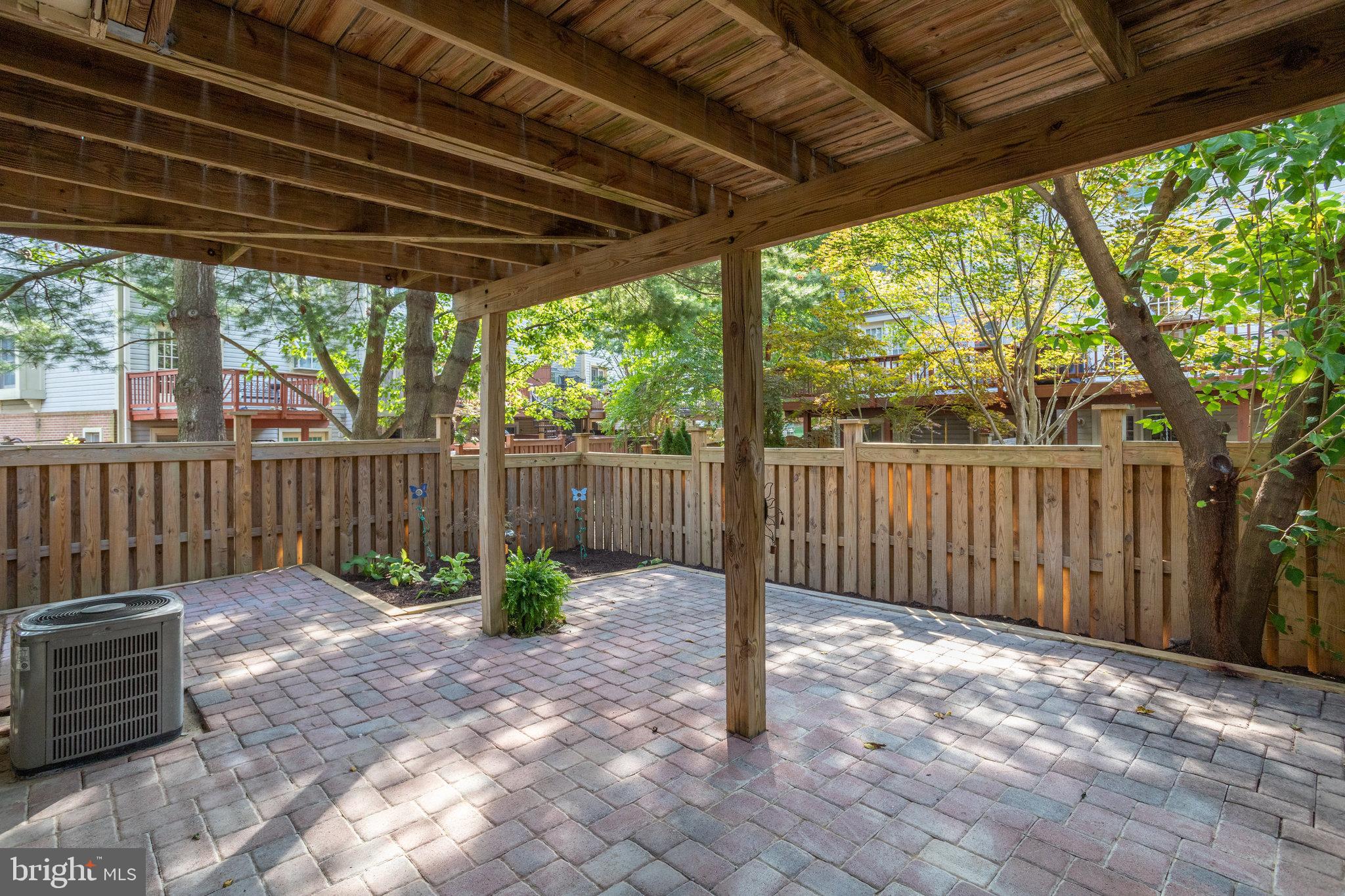 PENDERBROOK - Residential