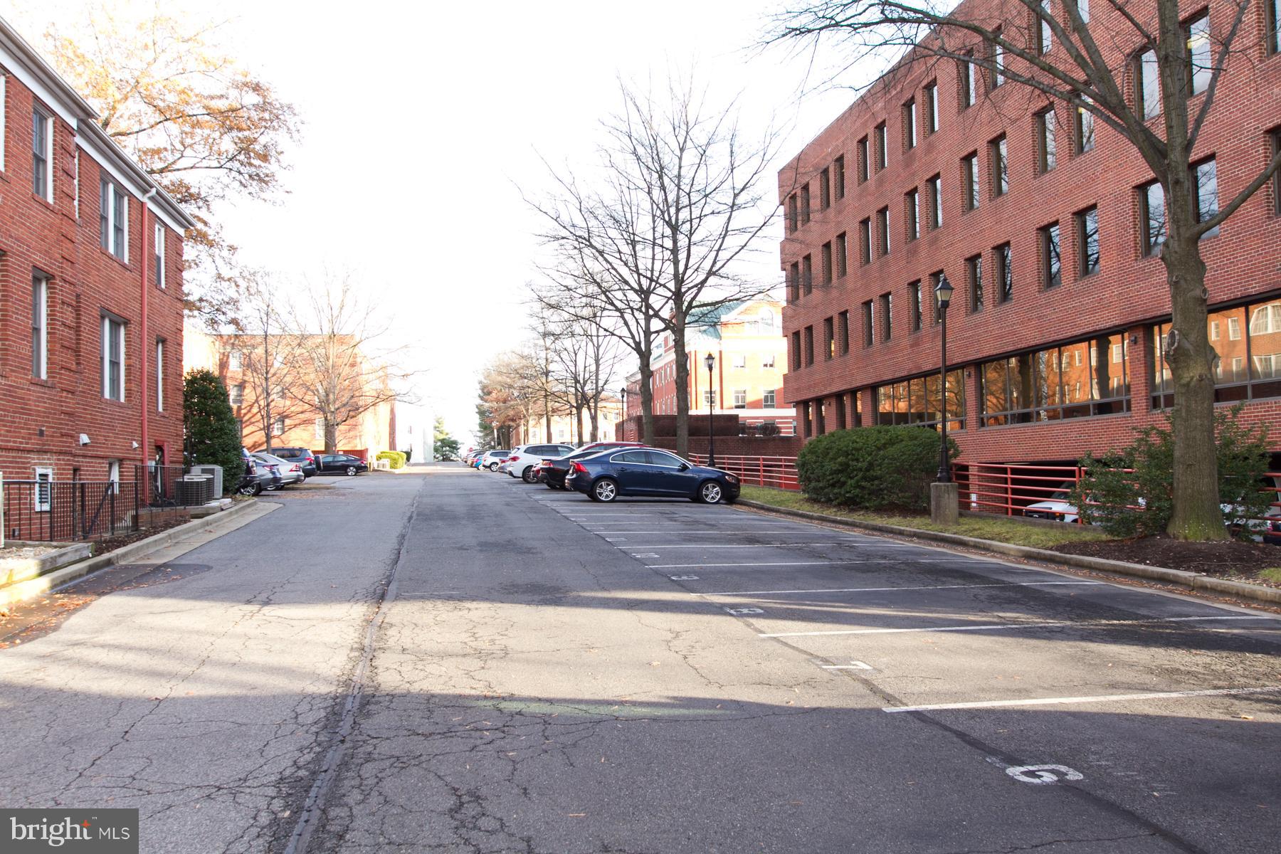 RIVERTON - Residential Lease