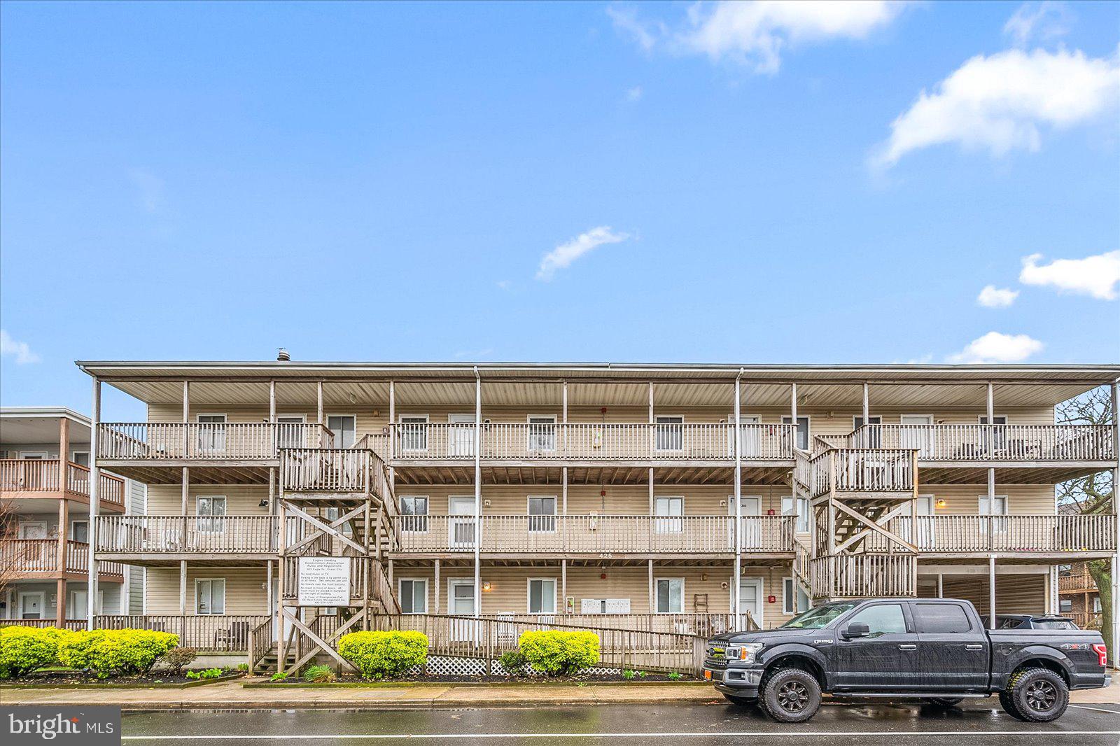425 ROBIN DRIVE 302