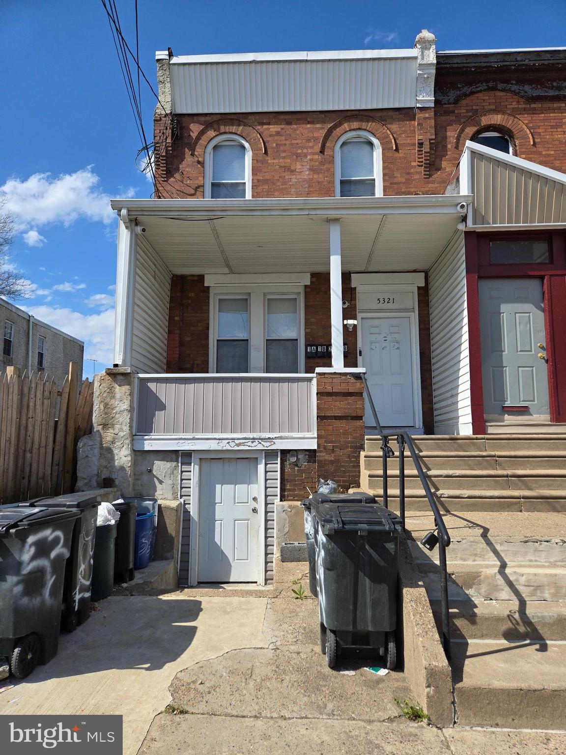 Charming Studio Apartment in West Philly!
Welcome to 5321 W. Girard Ave – a freshly painted studio apartment featuring a clean, modern feel with a stand-in shower and efficient baseboard heating. This cozy space is perfect for someone seeking comfort and convenience at an affordable price. Located in a vibrant area with easy access to public transportation, shops, and more.
