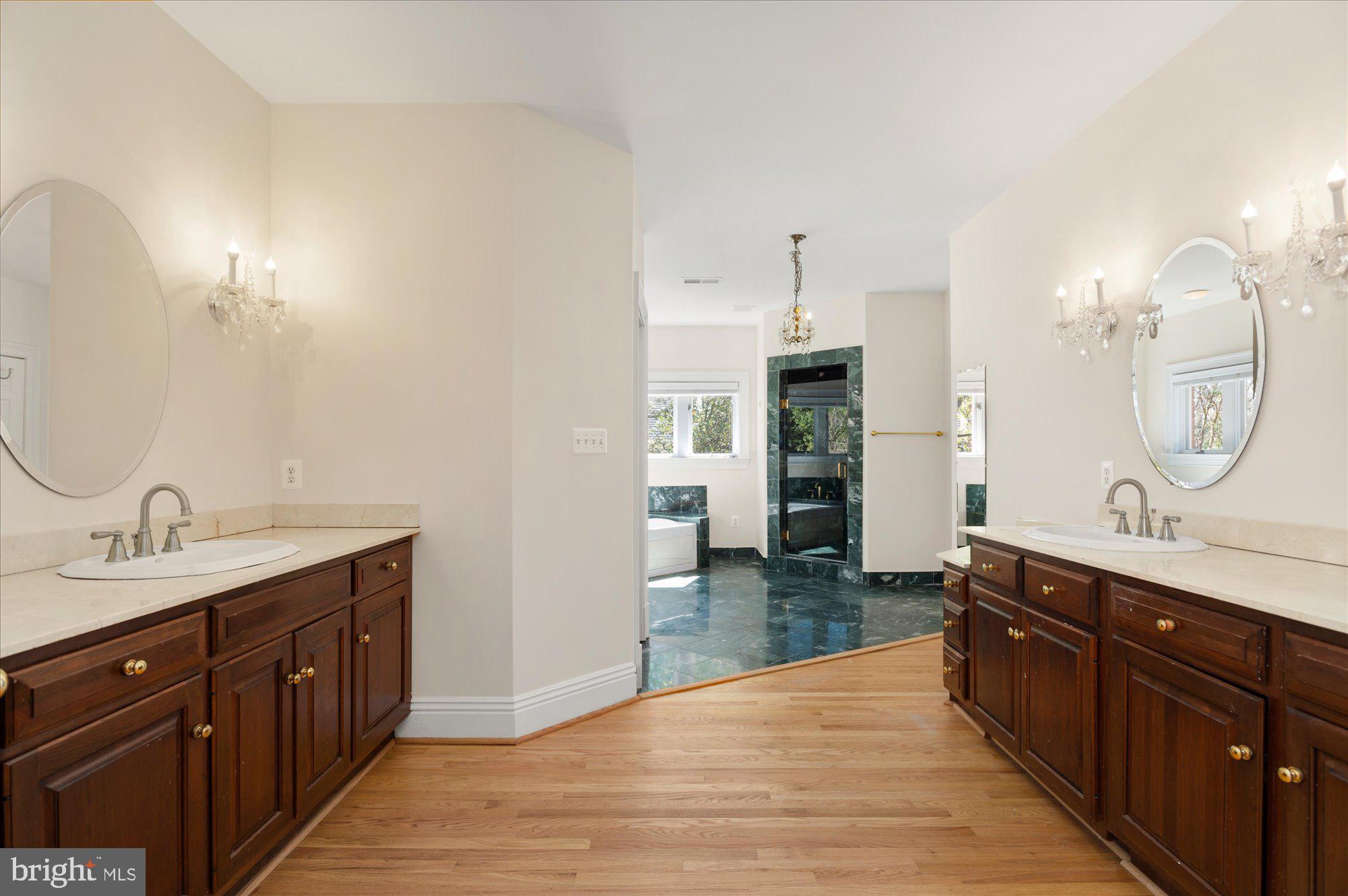 LANGLEY FOREST - Residential