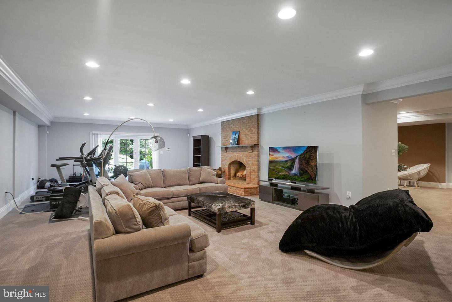 LANGLEY FOREST - Residential