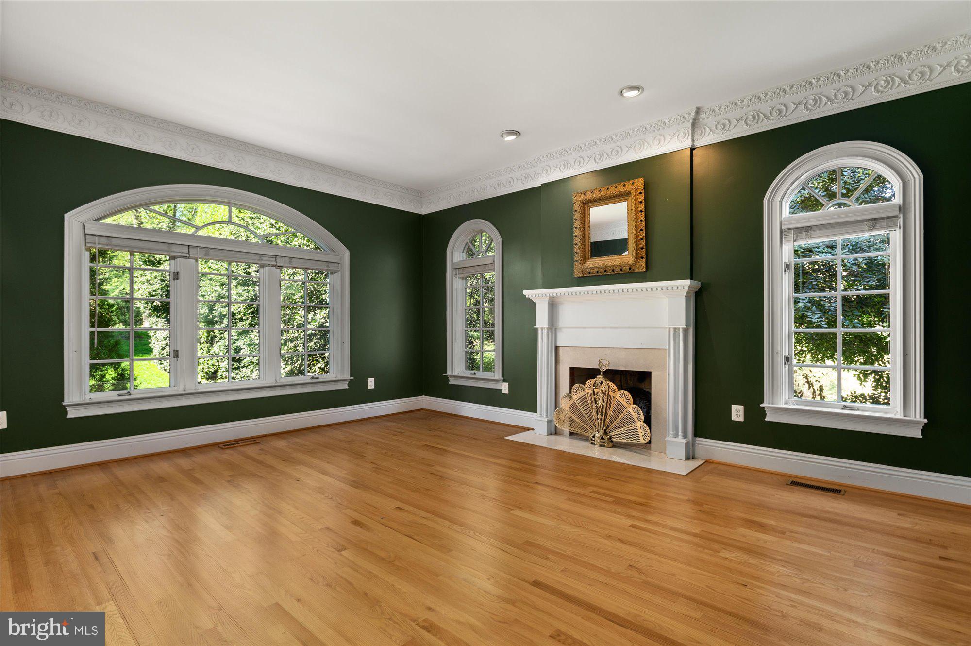 LANGLEY FOREST - Residential