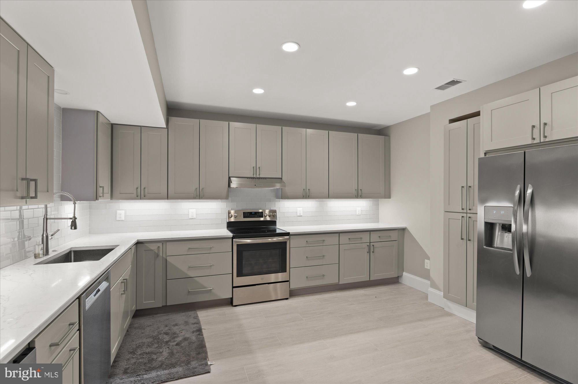 LANGLEY FOREST - Residential