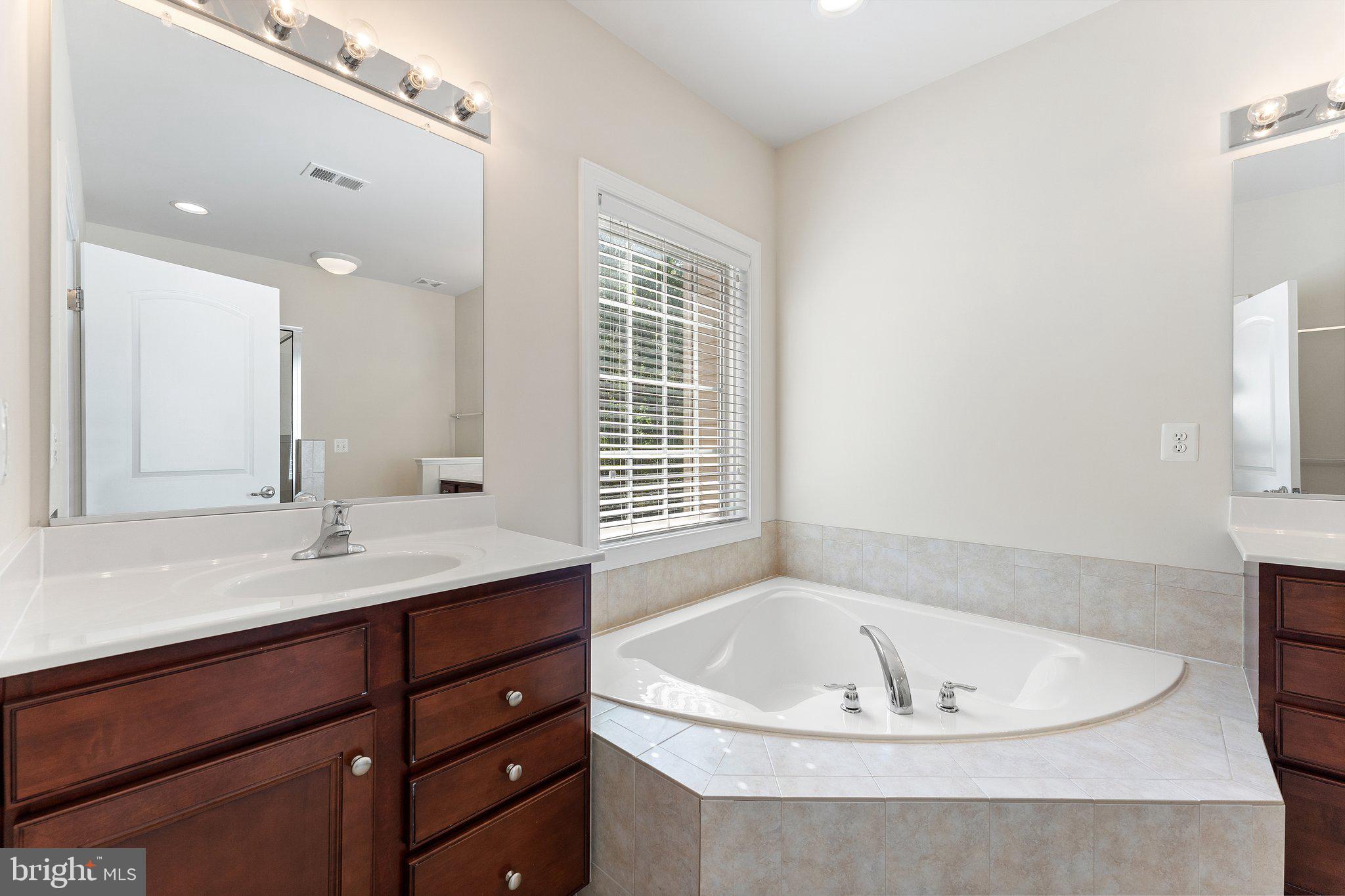 SOUTH MARKET - Residential Lease