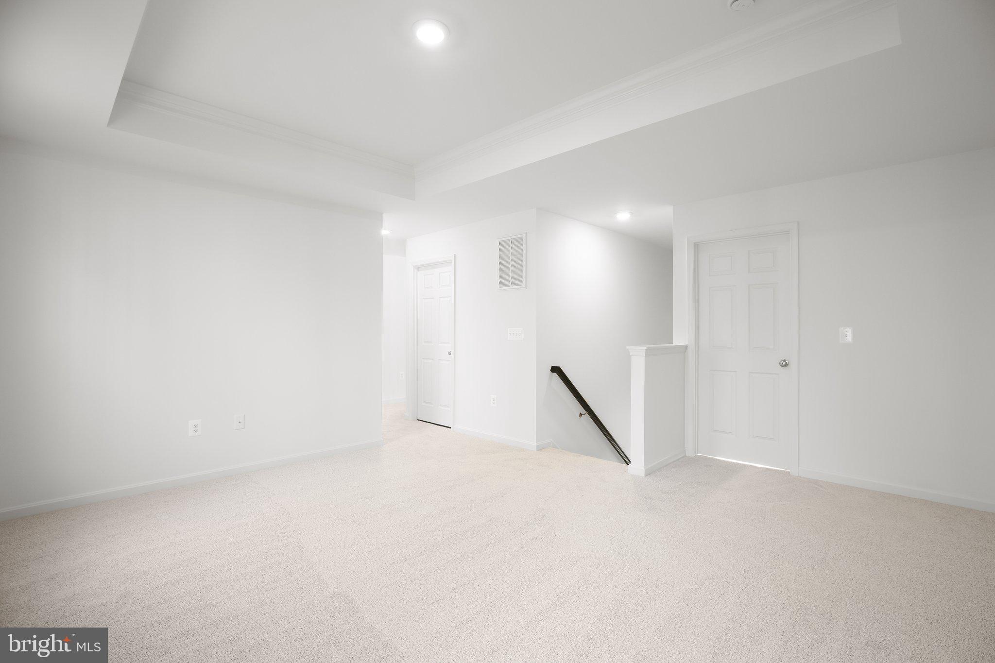 PRESIDENTIAL LAKES - Residential