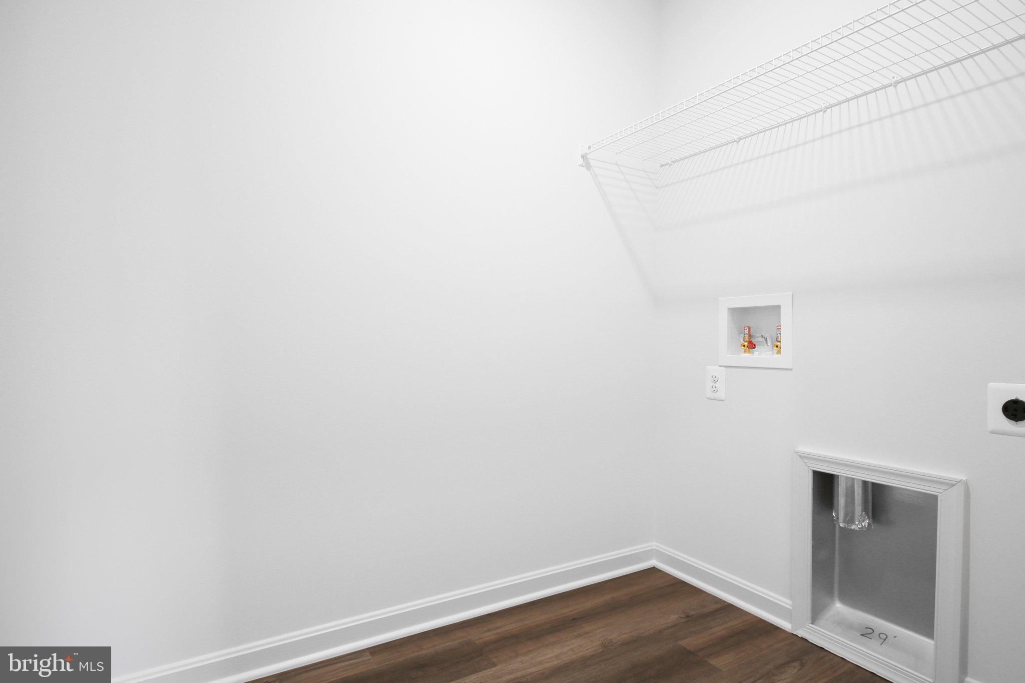 PRESIDENTIAL LAKES - Residential