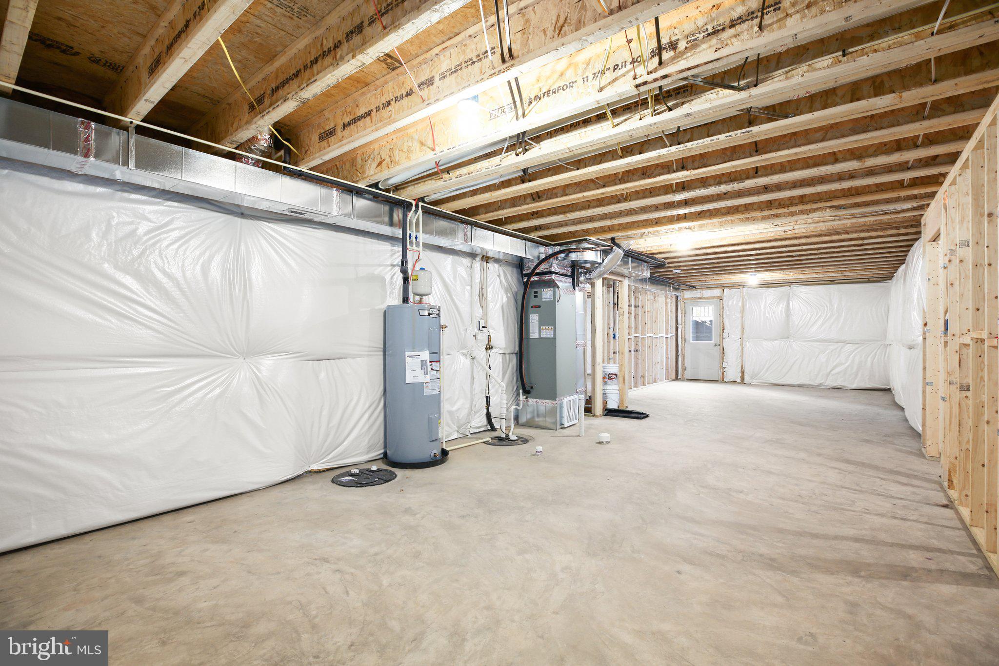 PRESIDENTIAL LAKES - Residential