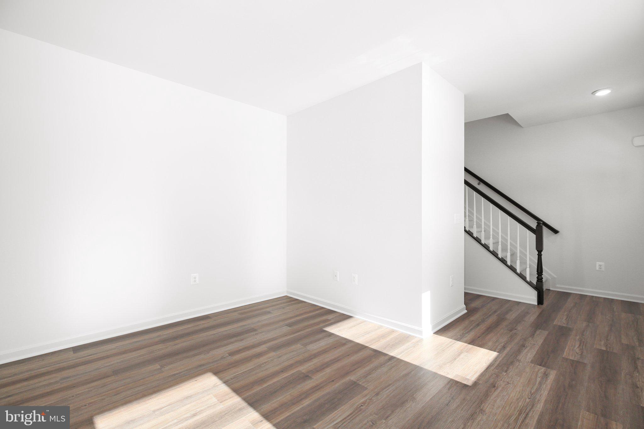 PRESIDENTIAL LAKES - Residential