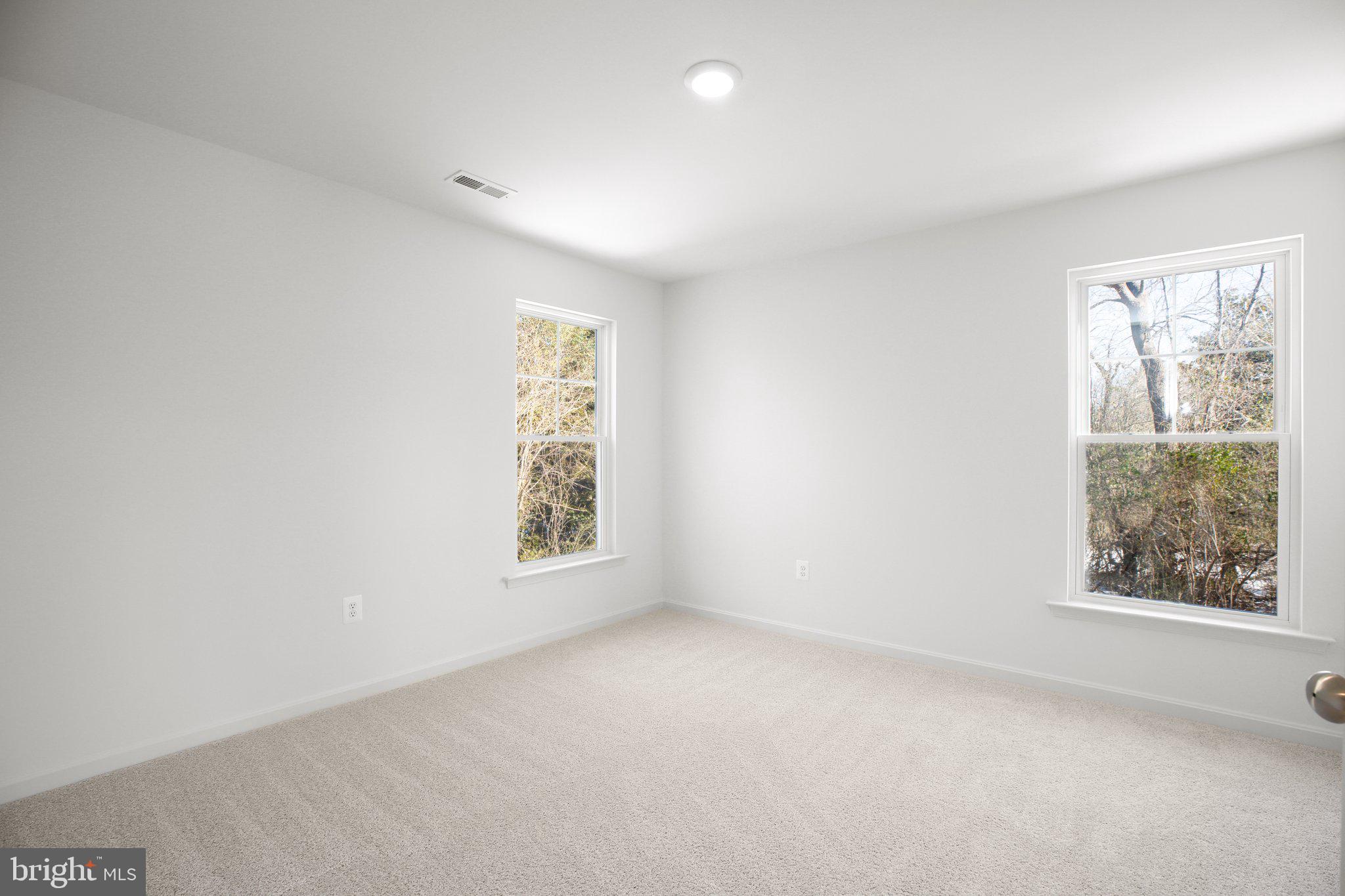 PRESIDENTIAL LAKES - Residential