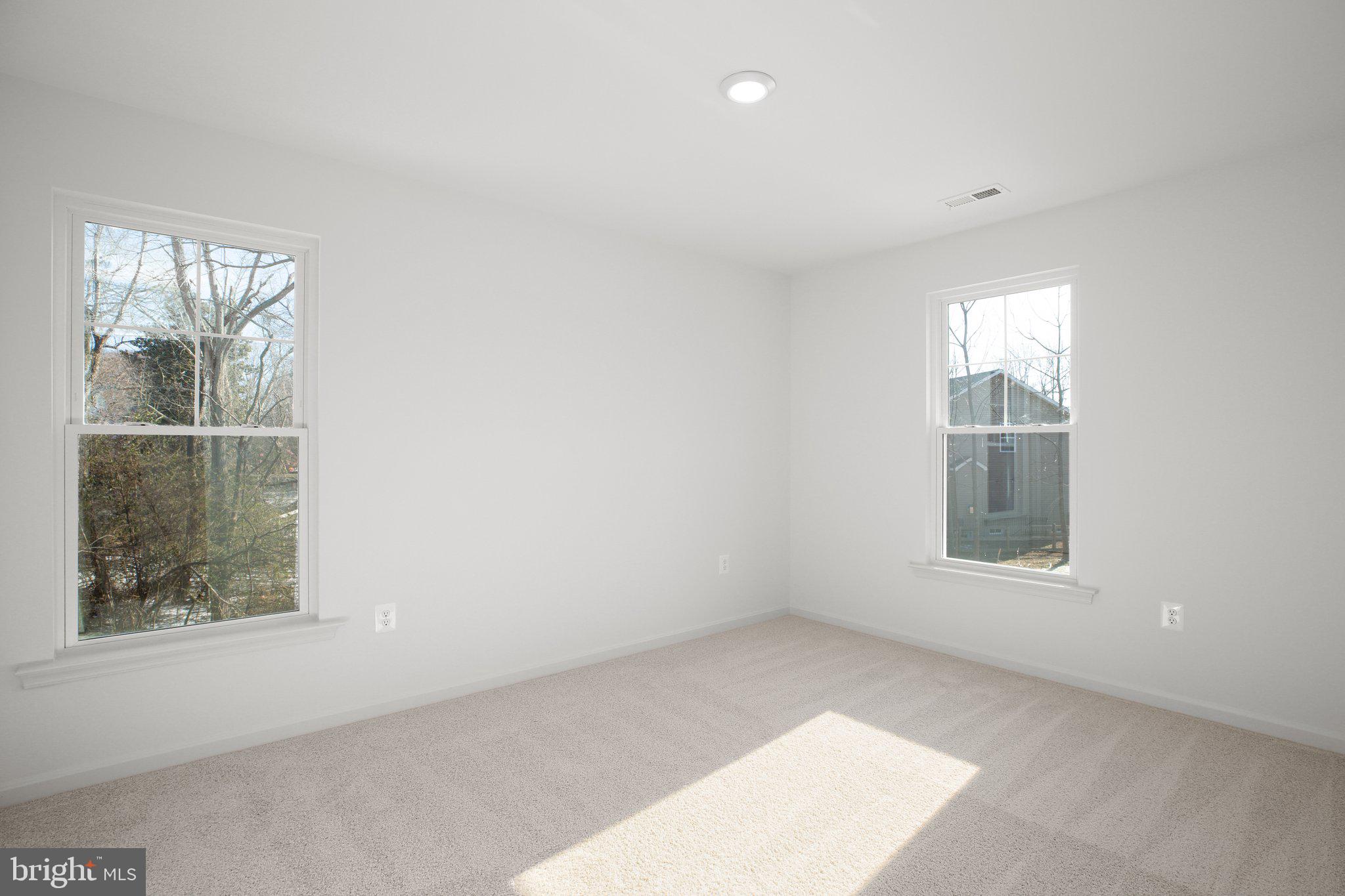 PRESIDENTIAL LAKES - Residential