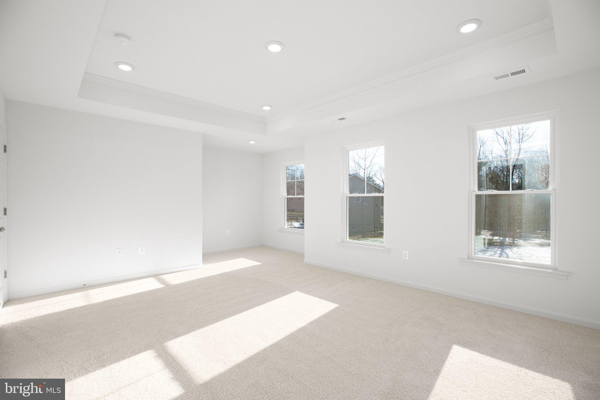 PRESIDENTIAL LAKES - Residential