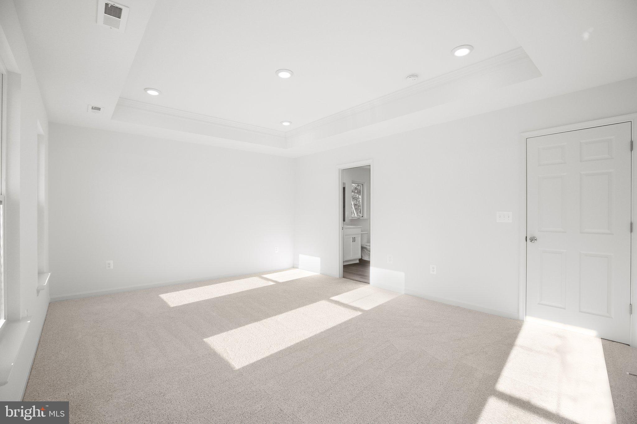 PRESIDENTIAL LAKES - Residential