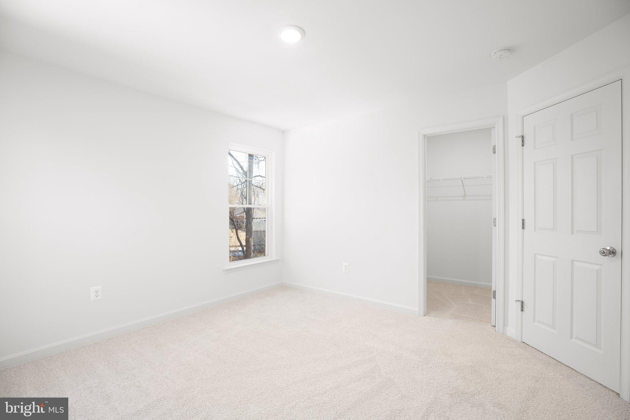 PRESIDENTIAL LAKES - Residential