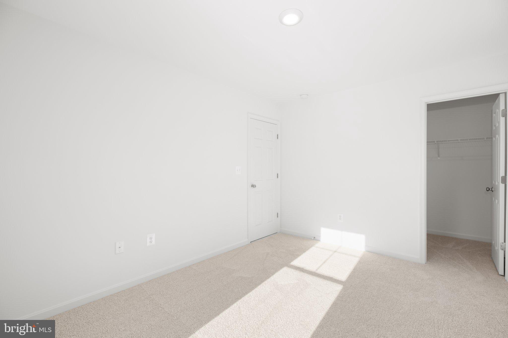 PRESIDENTIAL LAKES - Residential