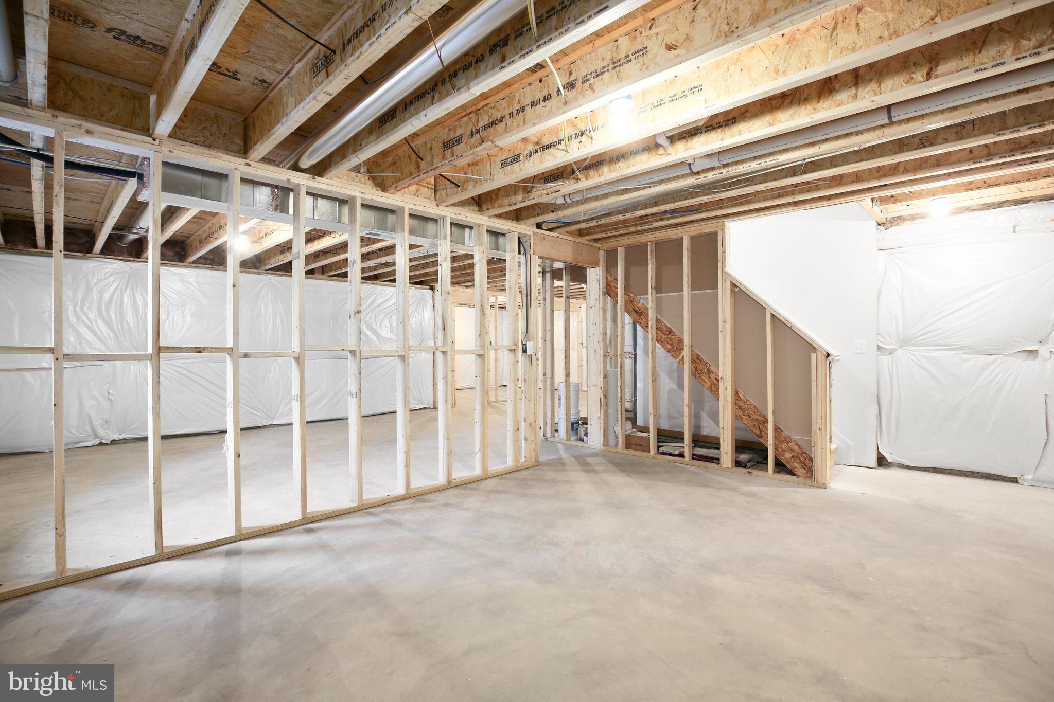 PRESIDENTIAL LAKES - Residential