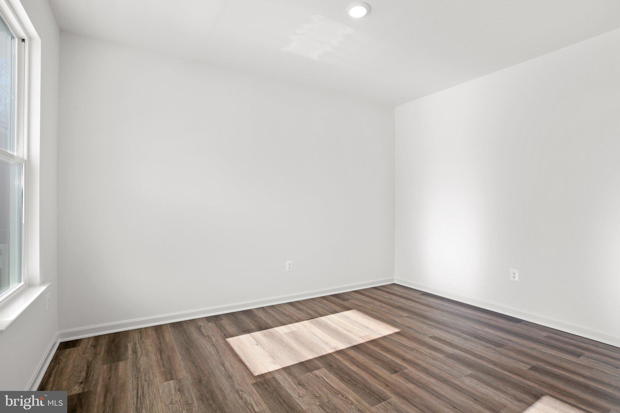 PRESIDENTIAL LAKES - Residential