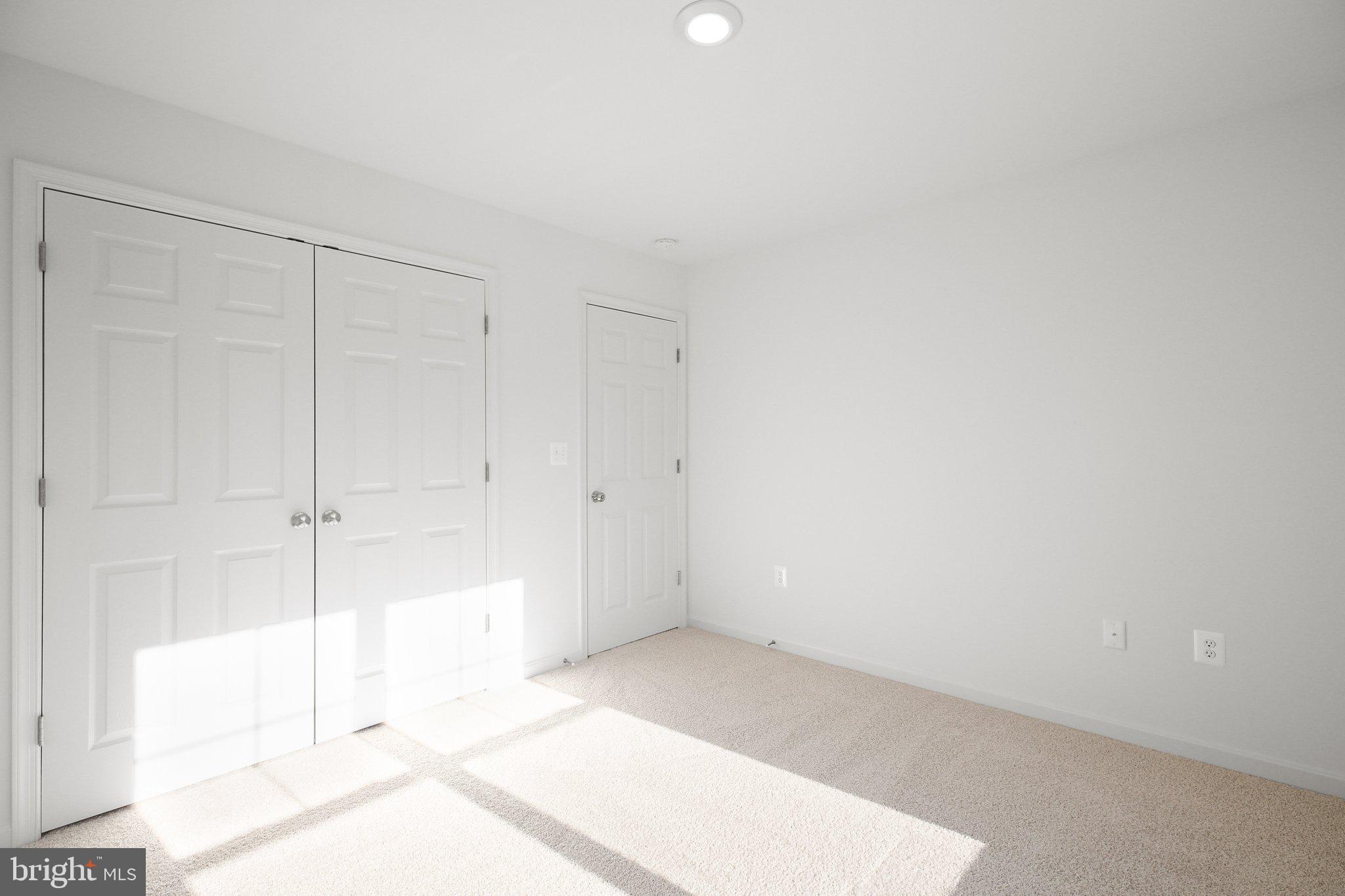 PRESIDENTIAL LAKES - Residential