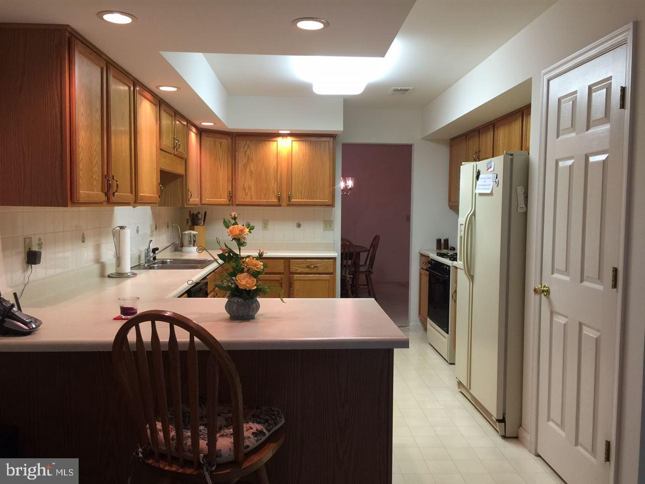 LONGSTOWN VILLAGE - Residential