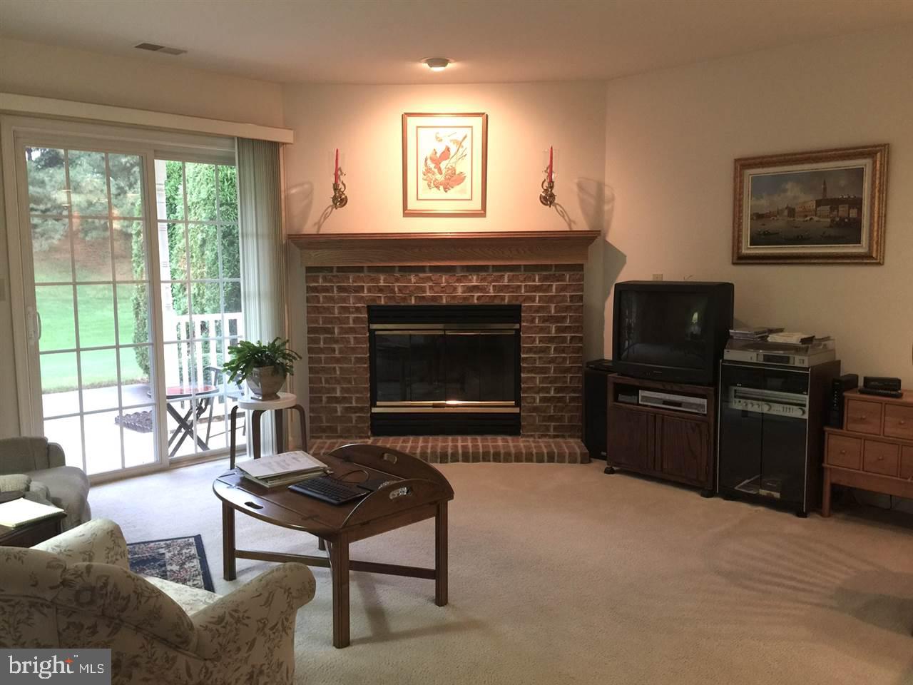 LONGSTOWN VILLAGE - Residential