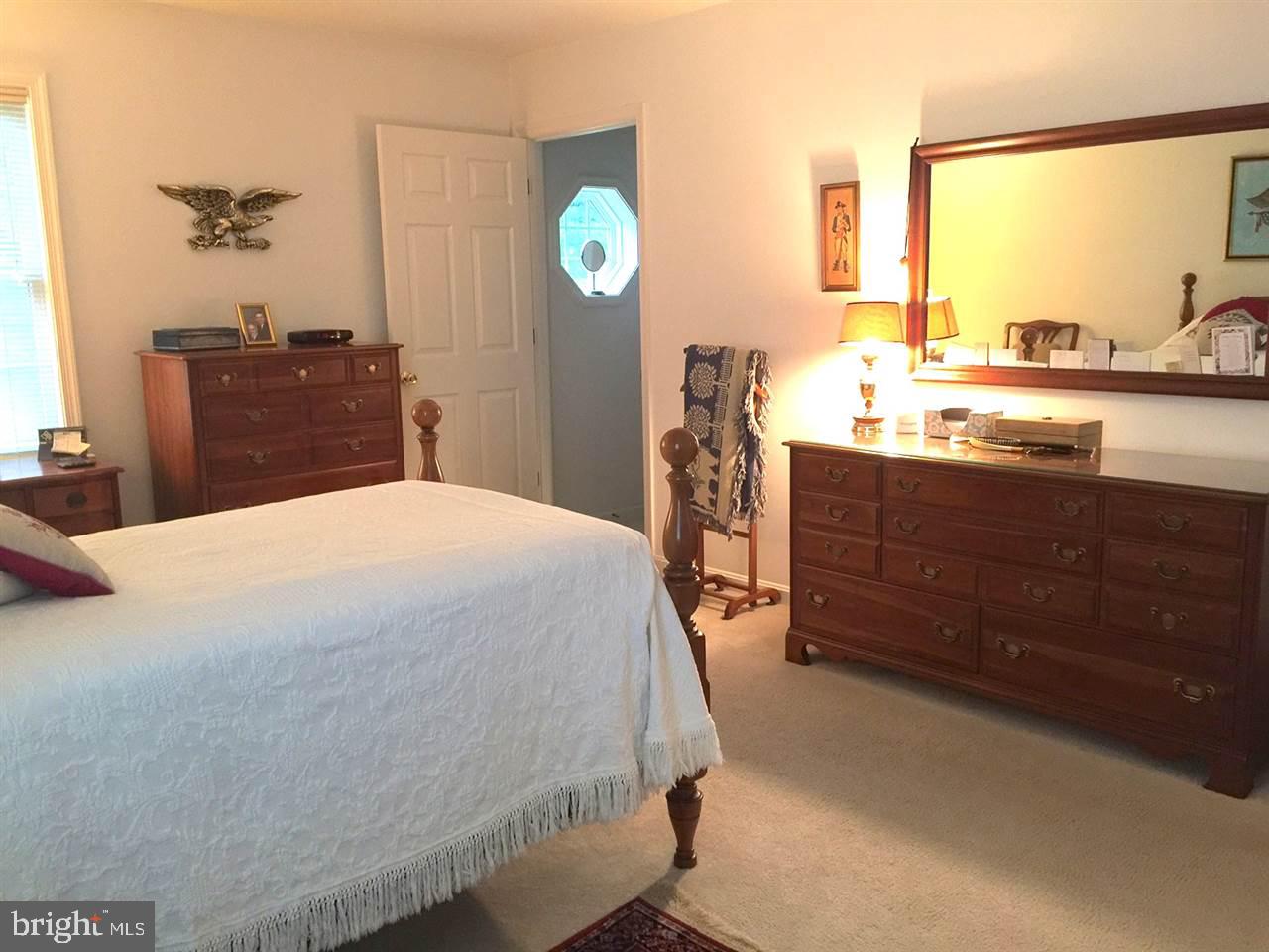 LONGSTOWN VILLAGE - Residential