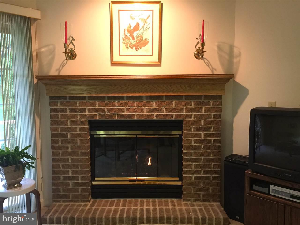 LONGSTOWN VILLAGE - Residential