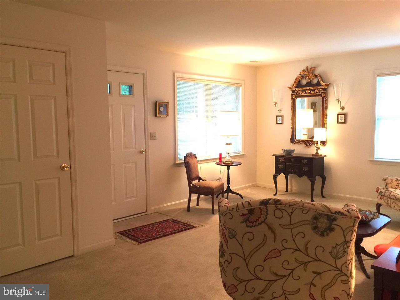 LONGSTOWN VILLAGE - Residential