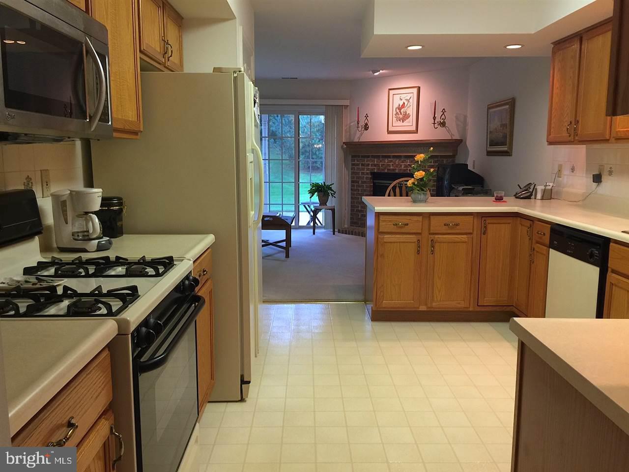 LONGSTOWN VILLAGE - Residential