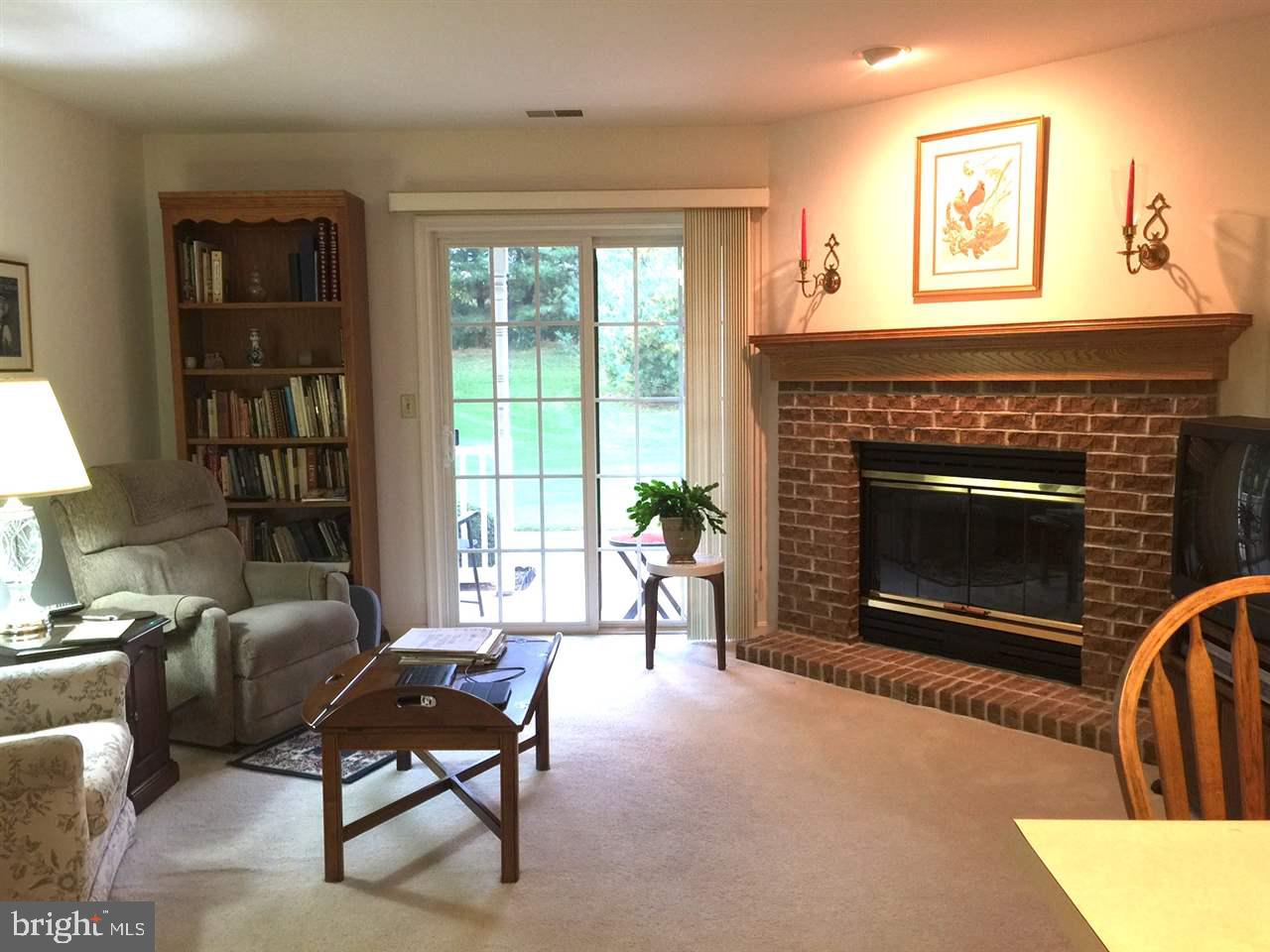 LONGSTOWN VILLAGE - Residential