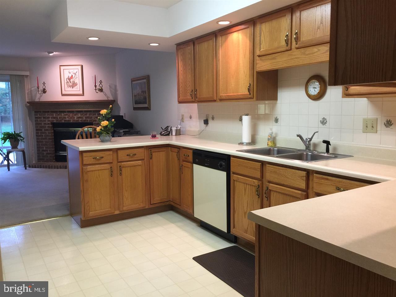 LONGSTOWN VILLAGE - Residential