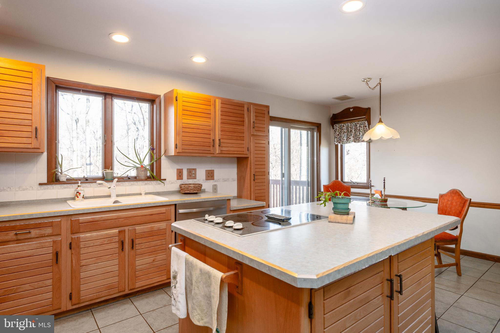 CHARMING RIDGE - Residential