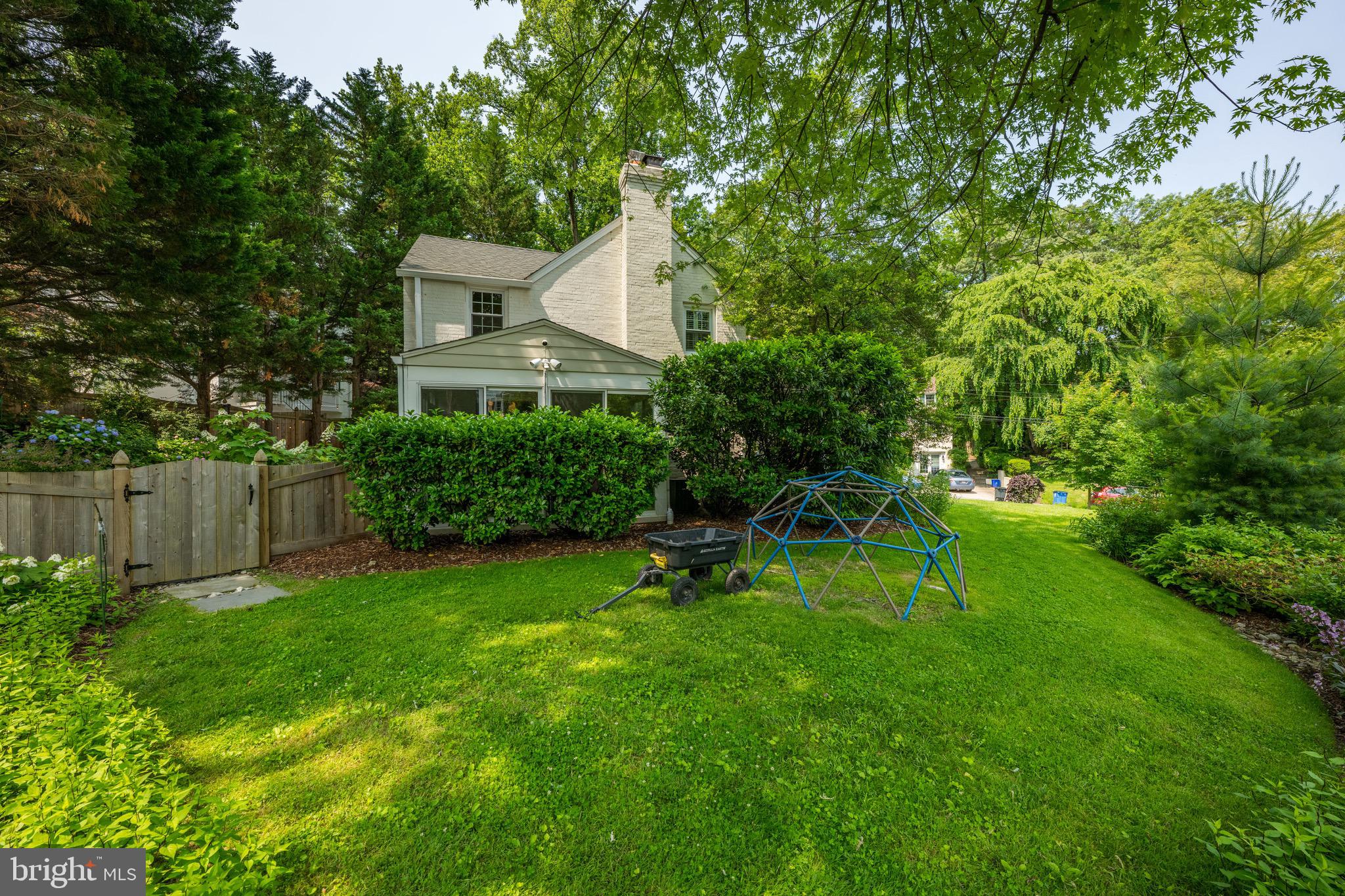 WOODACRES - Residential