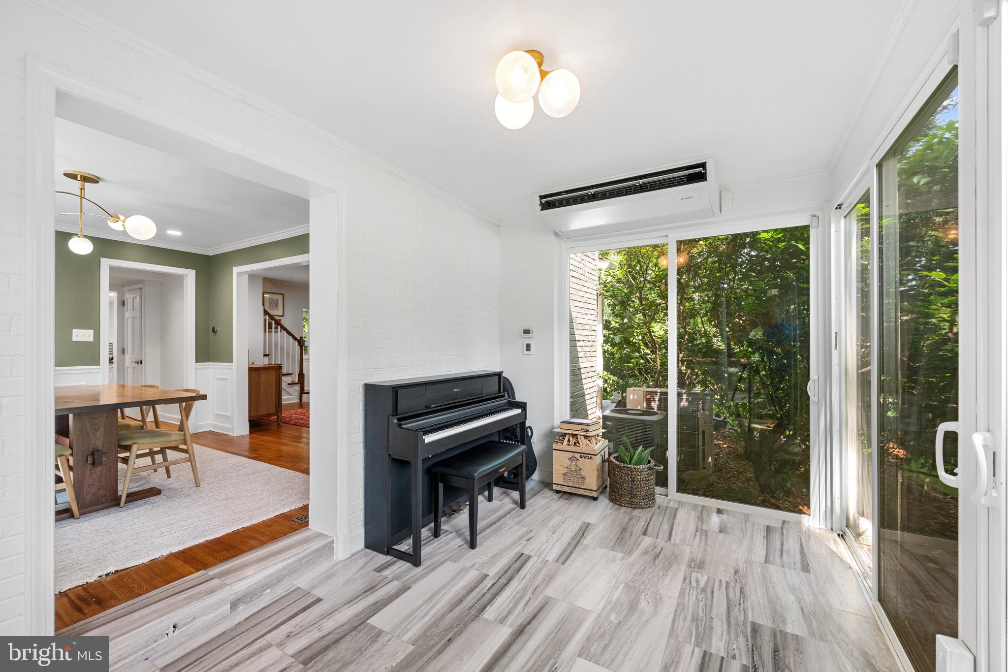 WOODACRES - Residential