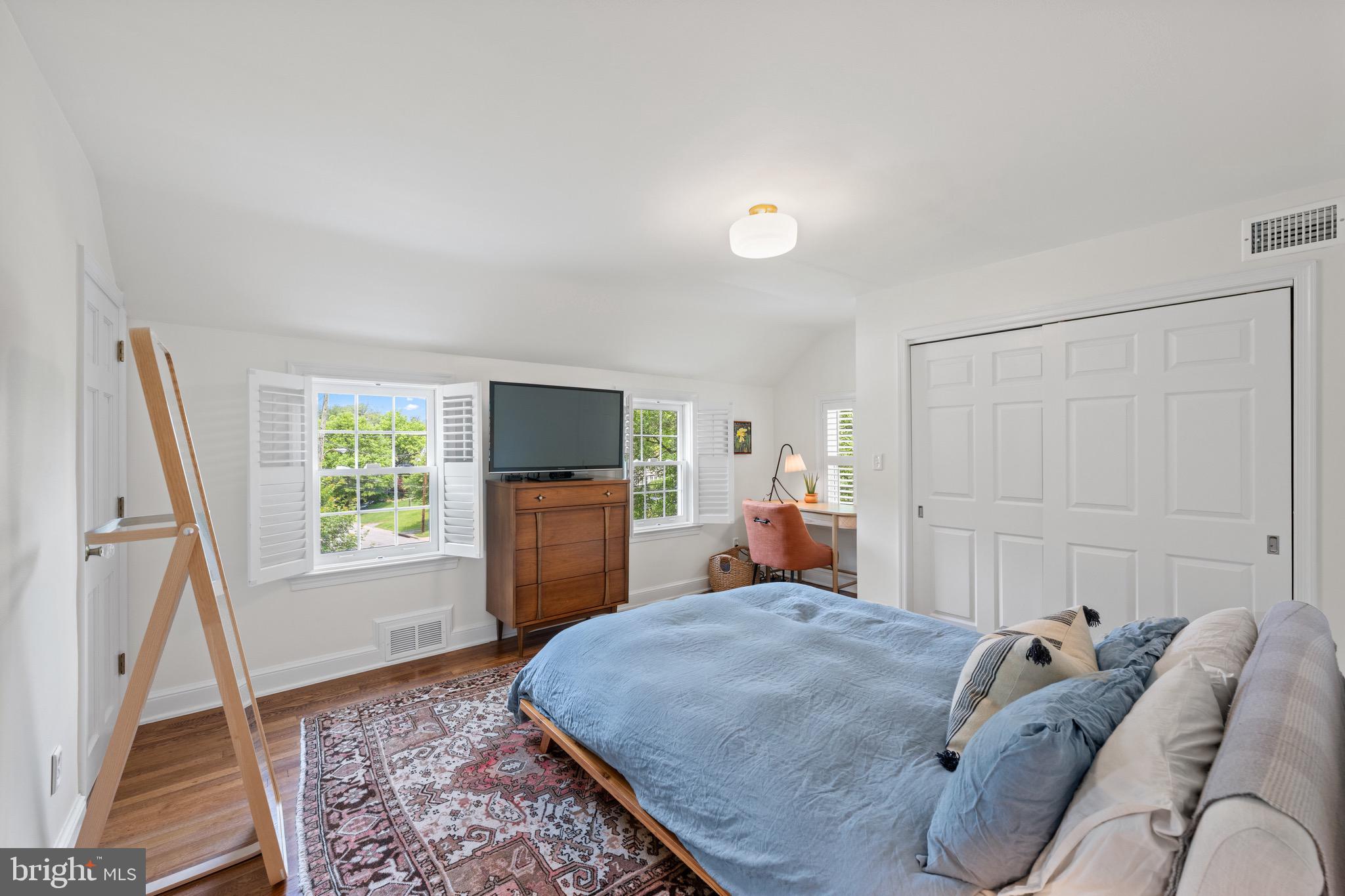 WOODACRES - Residential