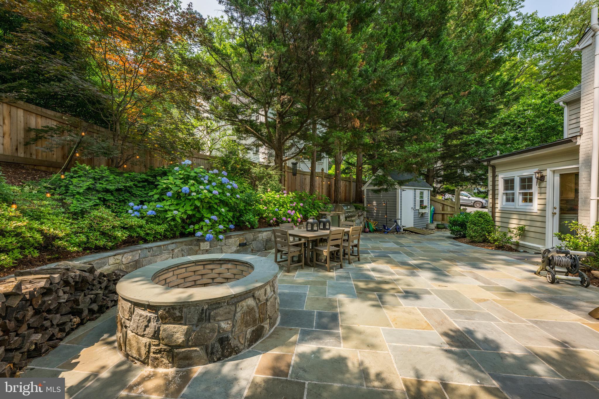 WOODACRES - Residential