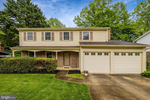 Photo of 4750 Carterwood Drive, FAIRFAX, VA 22032 (MLS # VAFX2310332)
