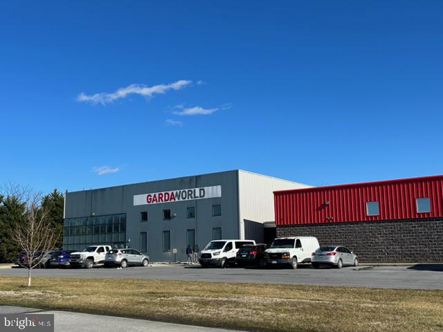 SUMMIT POINT - Residential