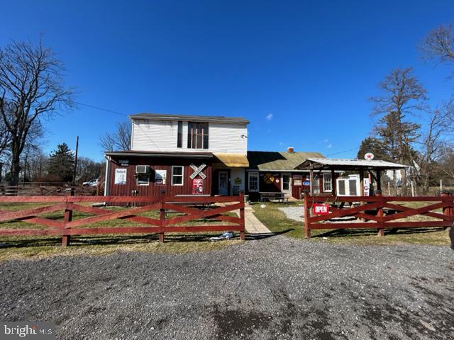 SUMMIT POINT - Residential