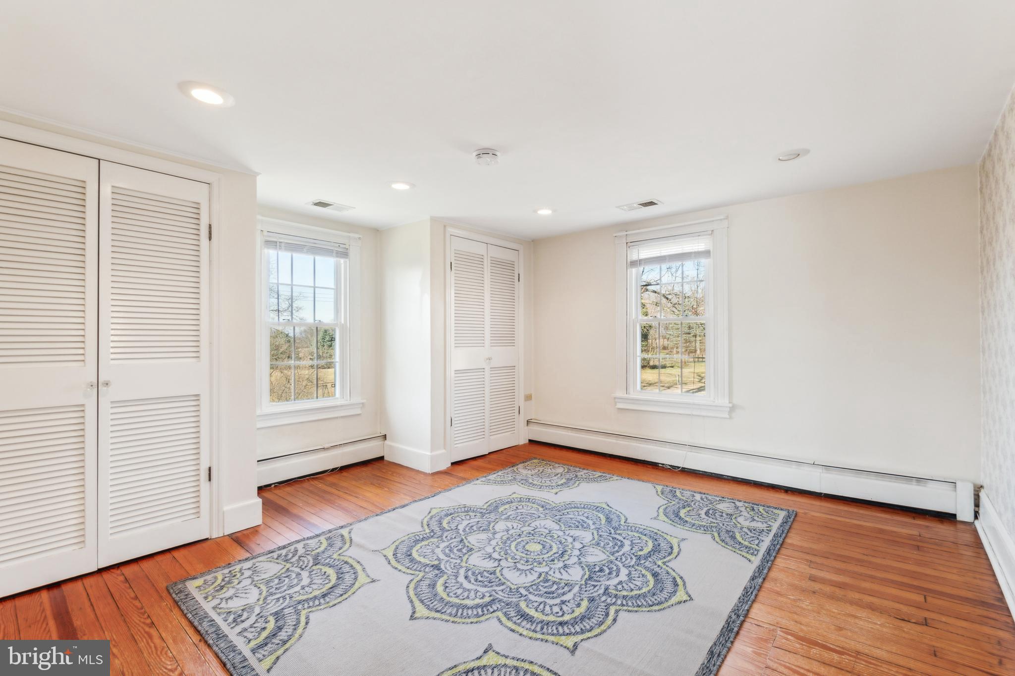 SUMMIT POINT - Residential