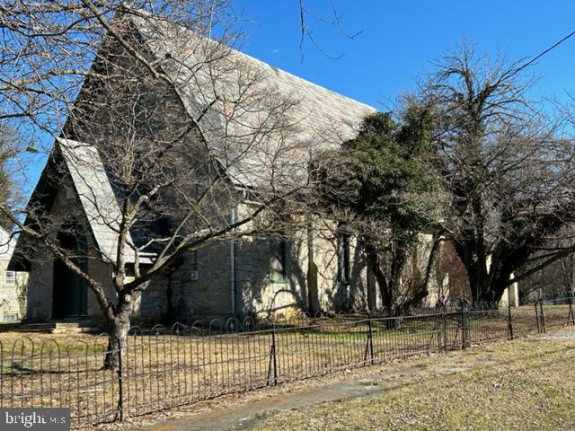 SUMMIT POINT - Residential