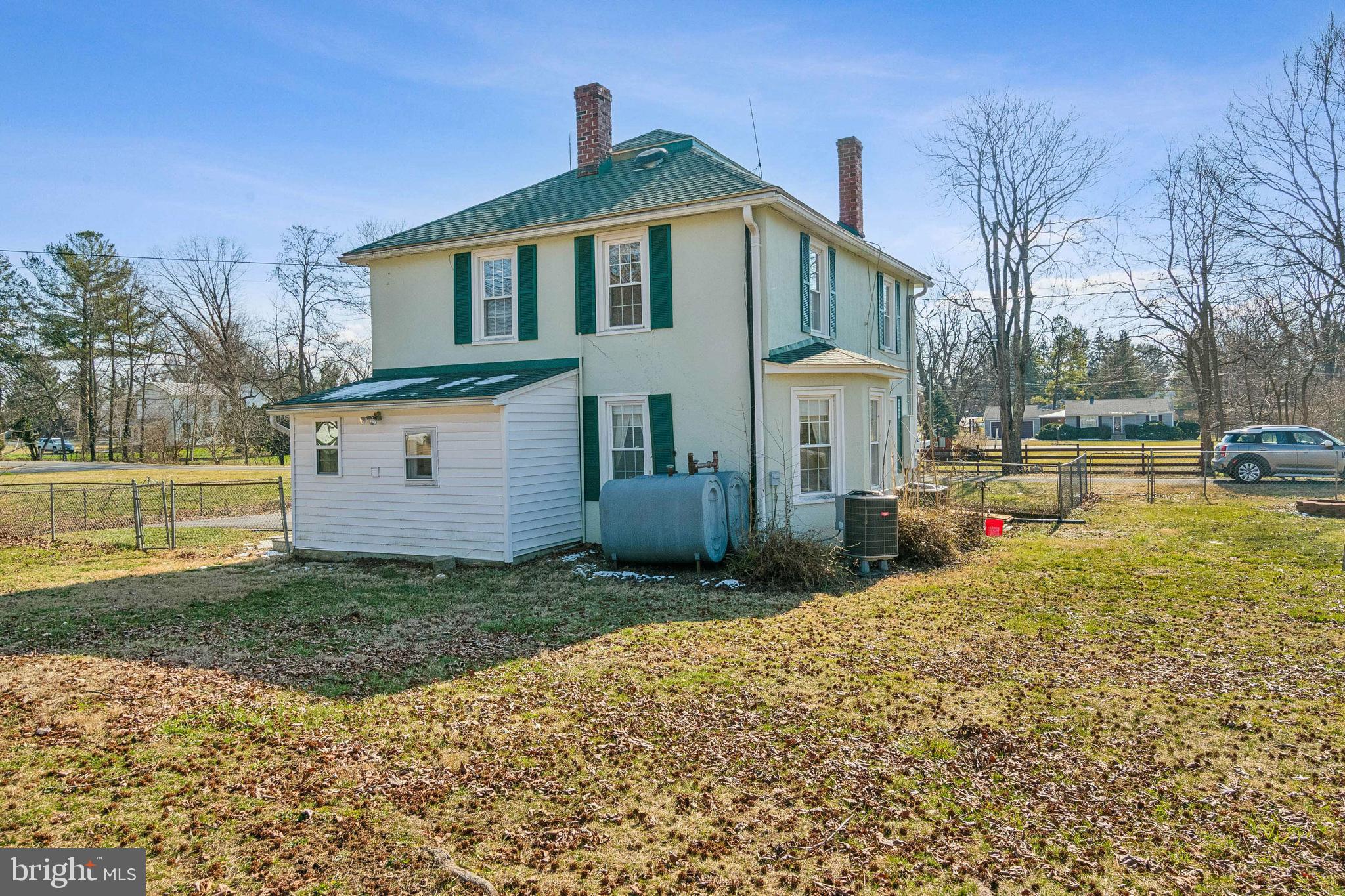 SUMMIT POINT - Residential