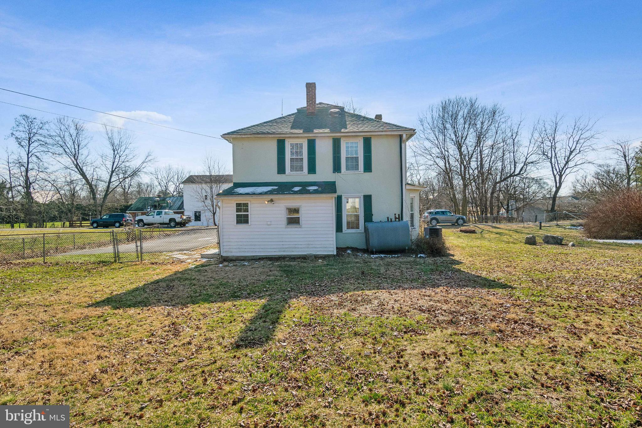 SUMMIT POINT - Residential